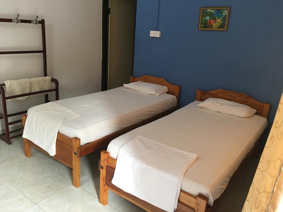 Gnaanams Hotel And Restaurant Τζάφνα Εξωτερικό φωτογραφία