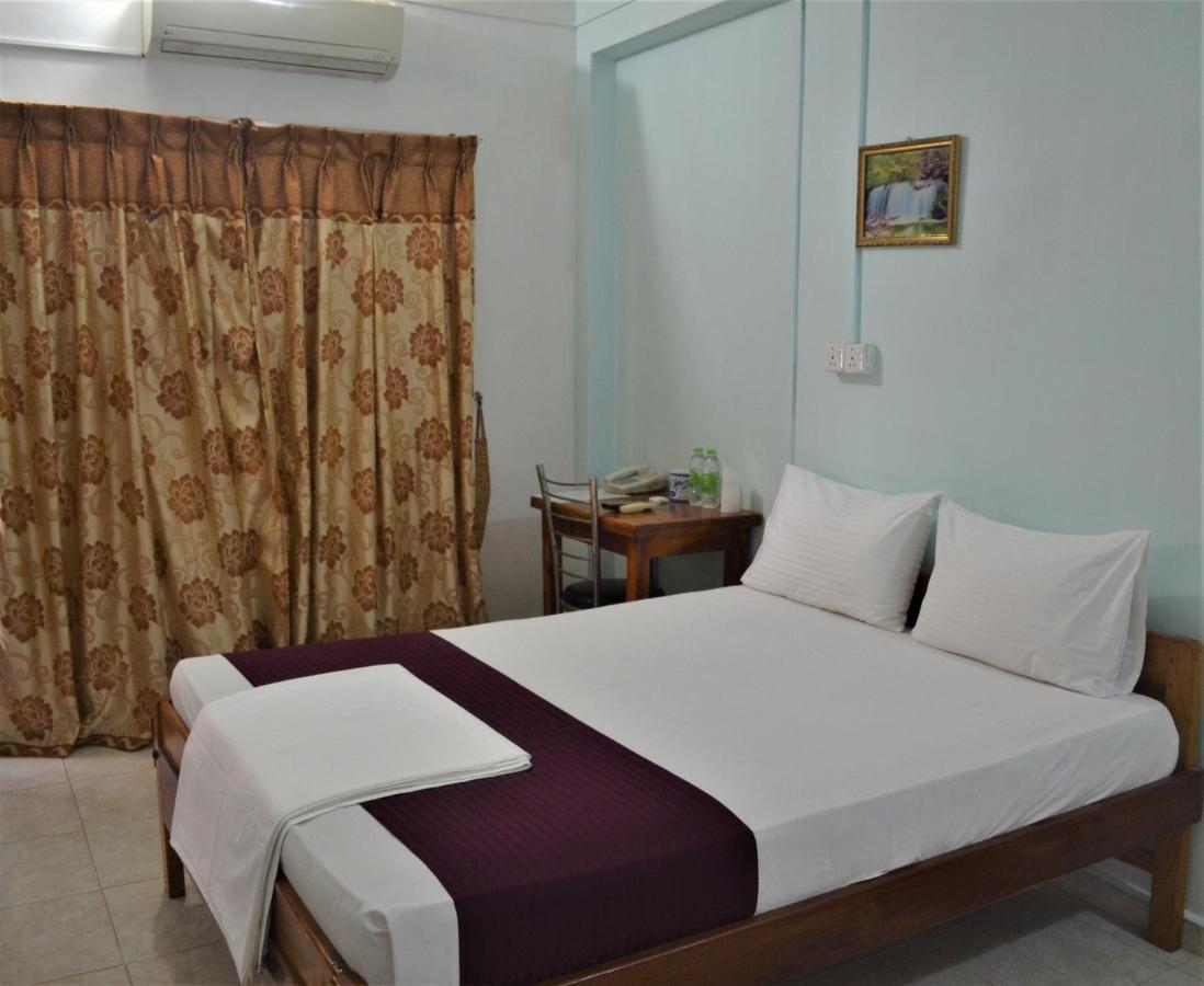 Gnaanams Hotel And Restaurant Τζάφνα Εξωτερικό φωτογραφία